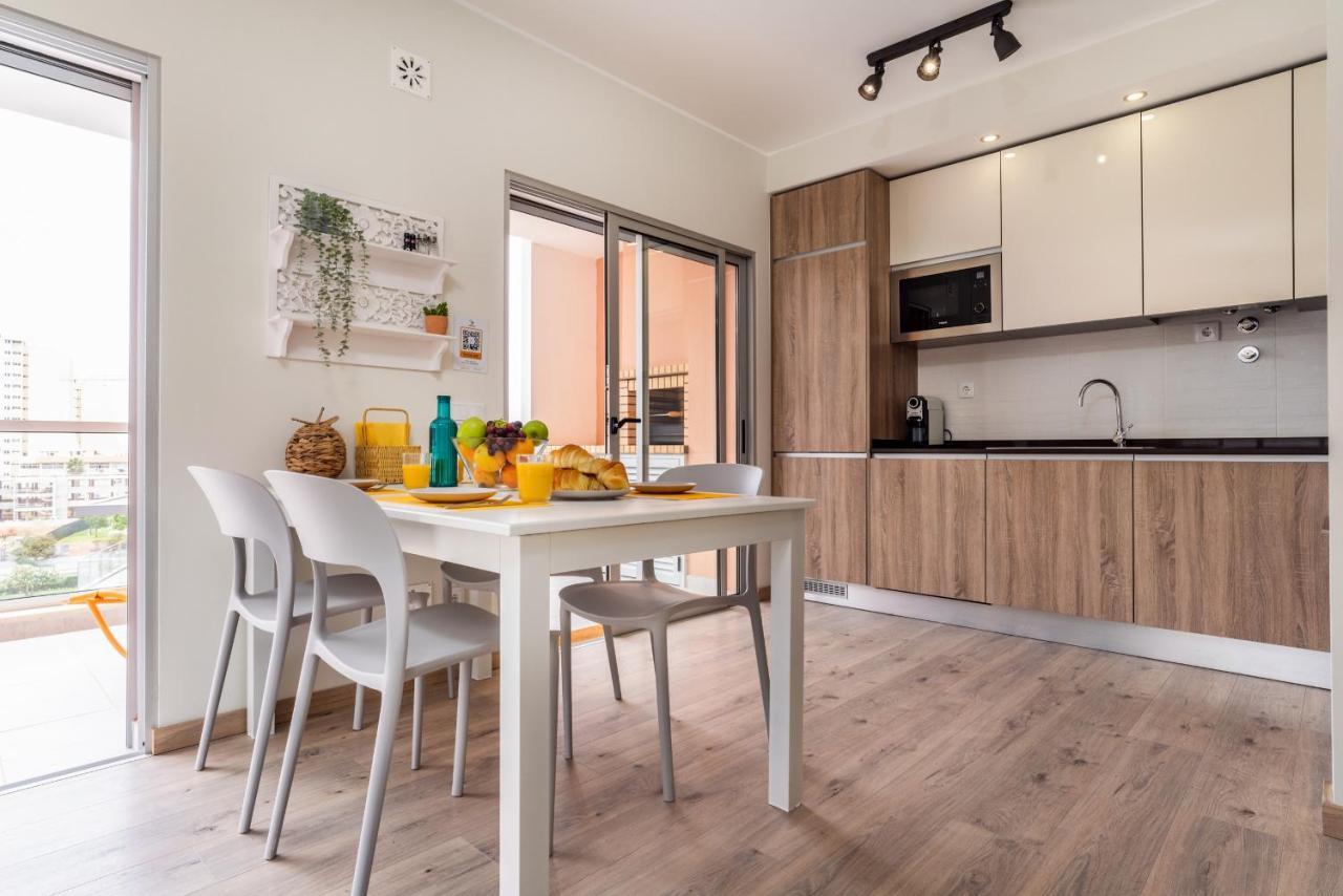 Sunny Brand New 2-Bedroom Apt - 500M From Praia Da Rocha With Ac And Pool! Portimao Exterior photo
